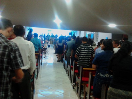 igreja cheia para Glória de Deus e nossa alegria
